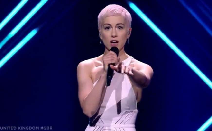  Eurosong: Istrčao na binu i oteo mikrofon iz ruke britanskoj pjevačici